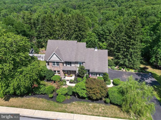 805 N CRESCENT AVE, Hamburg, PA 19526