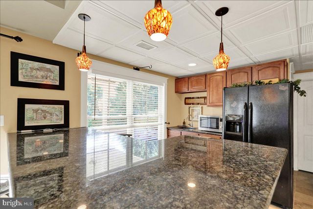 805 N CRESCENT AVE, Hamburg, PA 19526