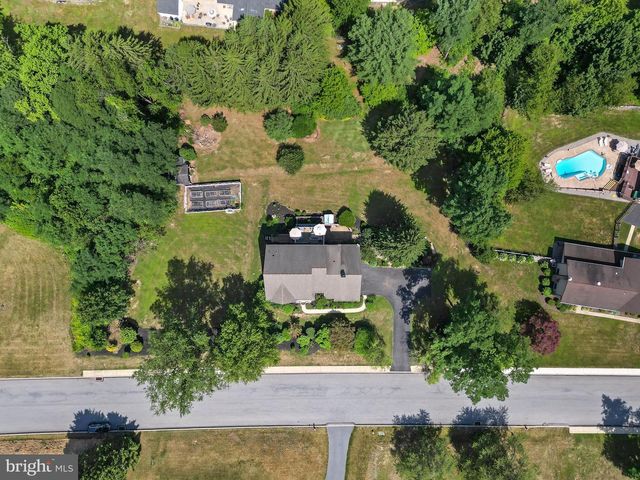 805 N CRESCENT AVE, Hamburg, PA 19526