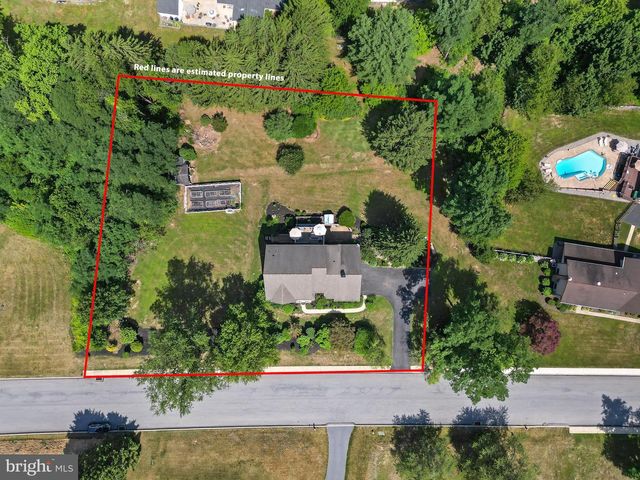 805 N CRESCENT AVE, Hamburg, PA 19526