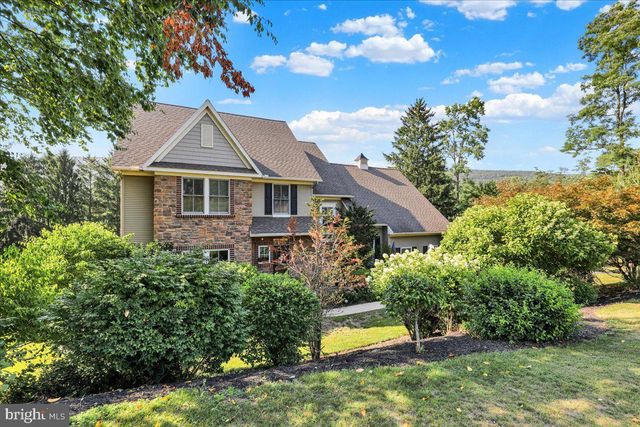 805 N CRESCENT AVE, Hamburg, PA 19526