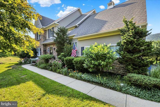 805 N CRESCENT AVE, Hamburg, PA 19526