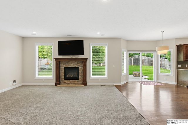 19302 Patterson Street, Omaha, NE 68135