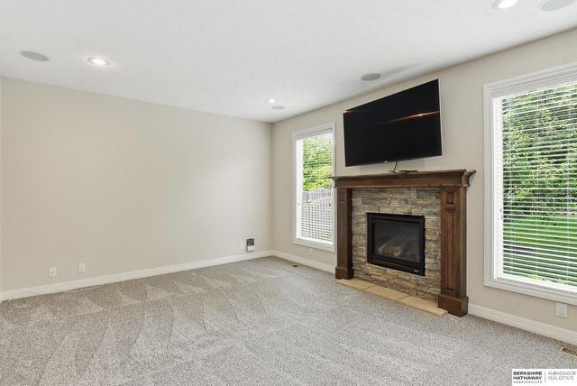 19302 Patterson Street, Omaha, NE 68135