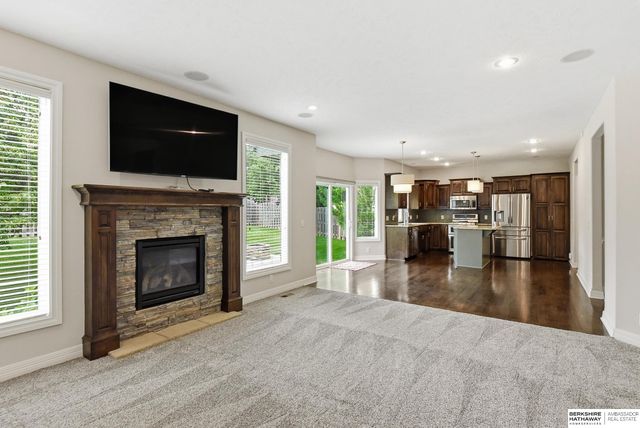 19302 Patterson Street, Omaha, NE 68135