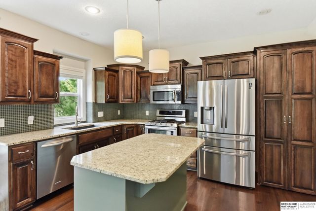 19302 Patterson Street, Omaha, NE 68135