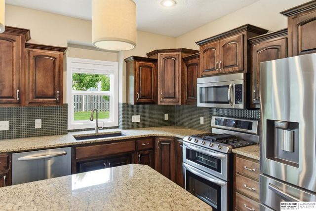 19302 Patterson Street, Omaha, NE 68135