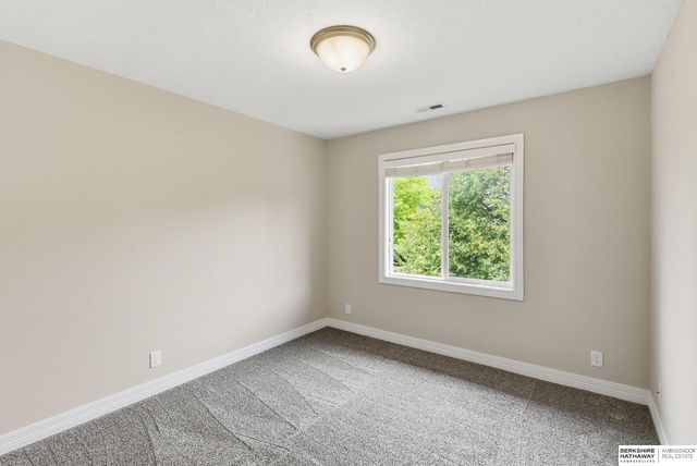 19302 Patterson Street, Omaha, NE 68135
