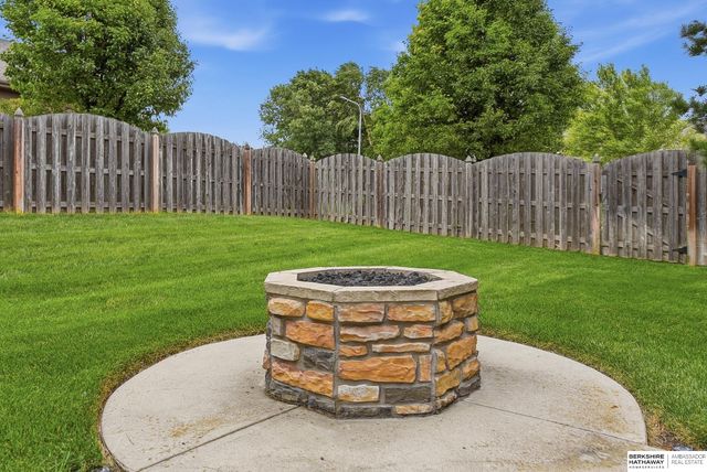 19302 Patterson Street, Omaha, NE 68135