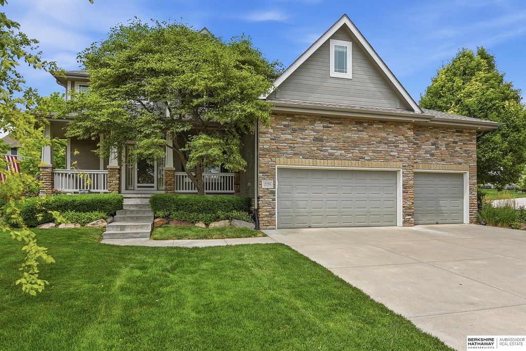 19302 Patterson Street, Omaha, NE 68135