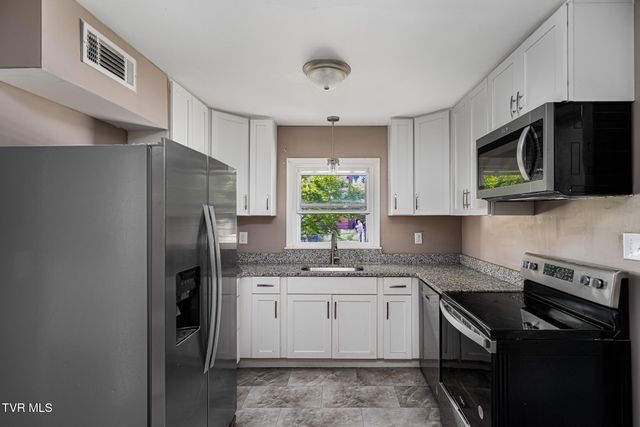 1100 Wateree Street, Kingsport, TN 37660