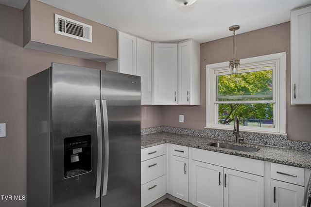 1100 Wateree Street, Kingsport, TN 37660