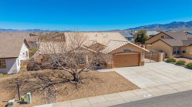 3960 N Diamond Drive, Kingman, AZ 86409