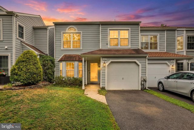 472 TRUMBULL CT, Newtown, PA 18940