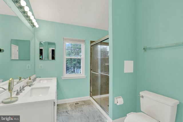 472 TRUMBULL CT, Newtown, PA 18940