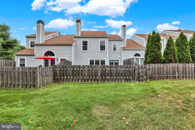472 TRUMBULL CT, Newtown, PA 18940