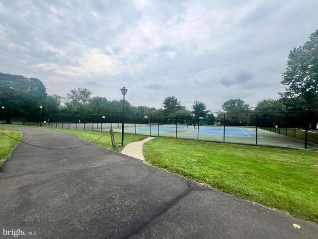472 TRUMBULL CT, Newtown, PA 18940