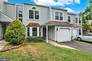472 TRUMBULL CT, Newtown, PA 18940