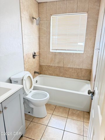 552 S Caroline Street, Daytona Beach, FL 32114