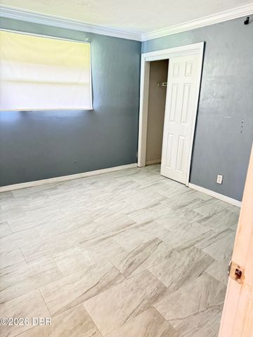 552 S Caroline Street, Daytona Beach, FL 32114