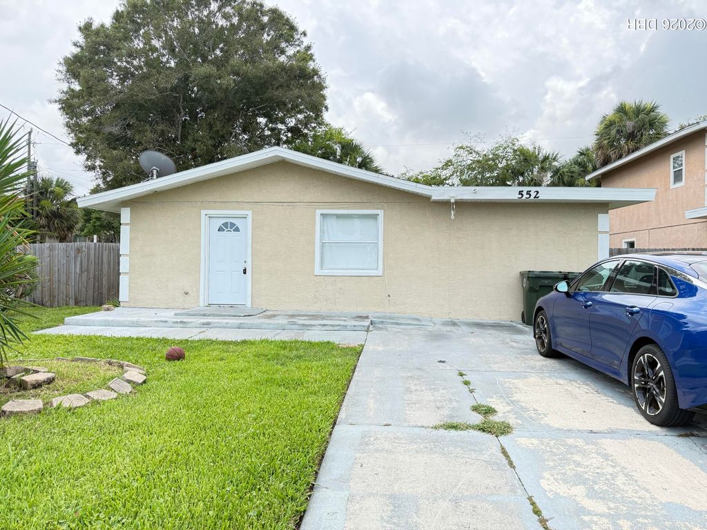 552 S Caroline Street, Daytona Beach, FL 32114