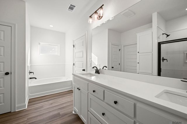 10788 Annie Cir, Walker, LA 70785