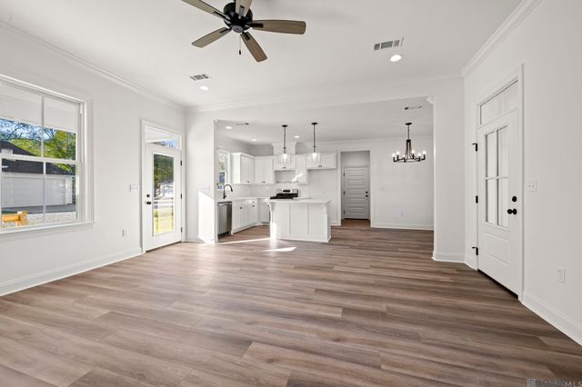 10788 Annie Cir, Walker, LA 70785