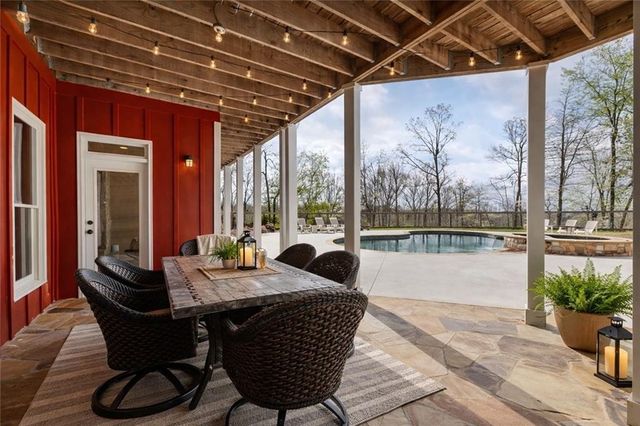 292 Etowah Drive, Dawsonville, GA 30534