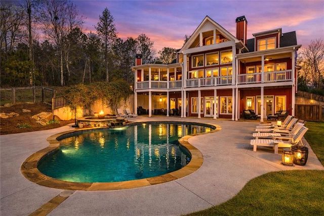 292 Etowah Drive, Dawsonville, GA 30534