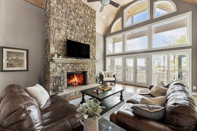 292 Etowah Drive, Dawsonville, GA 30534