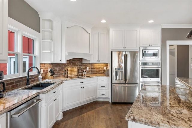 292 Etowah Drive, Dawsonville, GA 30534