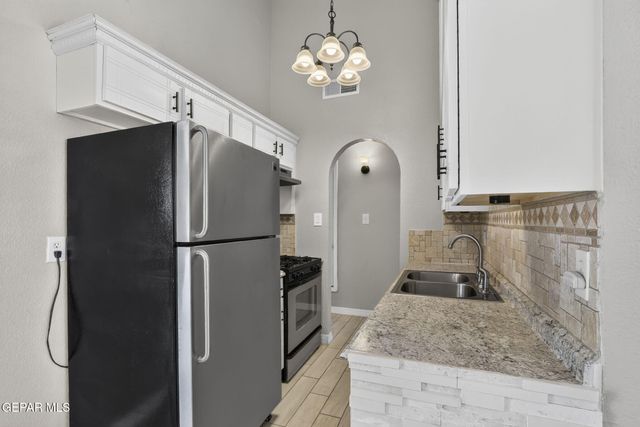 9128 BUR OAK Circle, El Paso, TX 79907