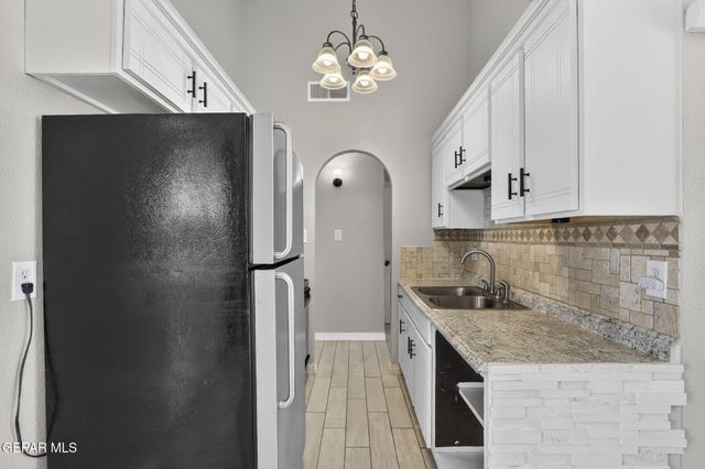 9128 BUR OAK Circle, El Paso, TX 79907