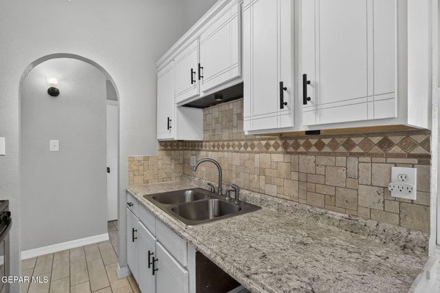 9128 BUR OAK Circle, El Paso, TX 79907