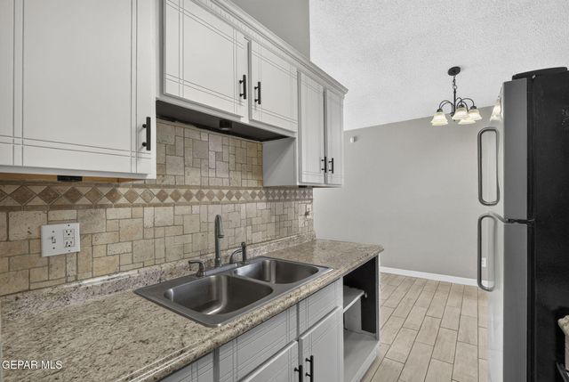 9128 BUR OAK Circle, El Paso, TX 79907