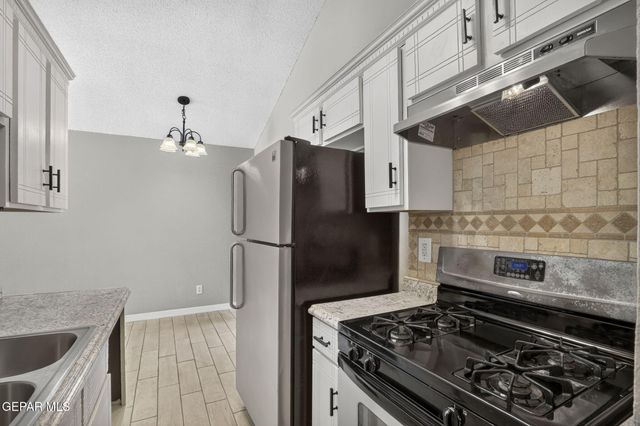 9128 BUR OAK Circle, El Paso, TX 79907