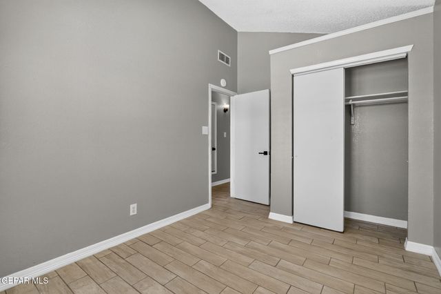 9128 BUR OAK Circle, El Paso, TX 79907