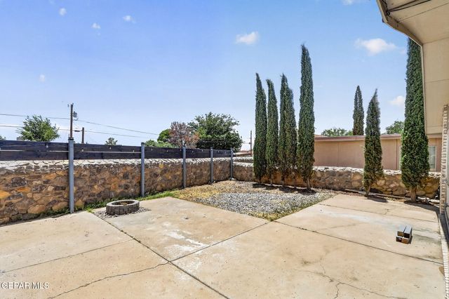9128 BUR OAK Circle, El Paso, TX 79907