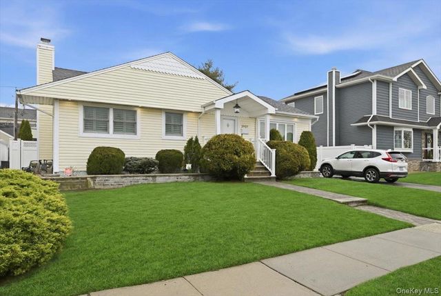 3937 Kingsberry Road, Seaford, NY 11783