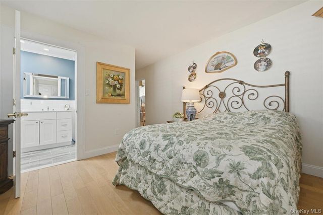 3937 Kingsberry Road, Seaford, NY 11783