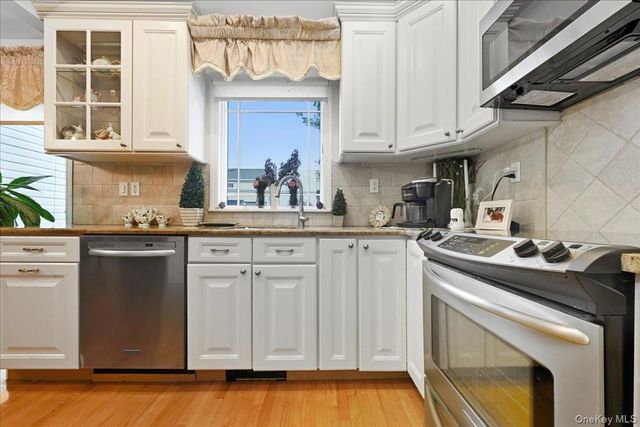 3937 Kingsberry Road, Seaford, NY 11783