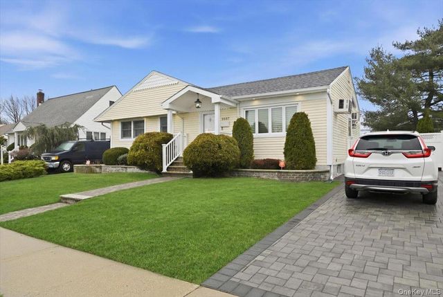 3937 Kingsberry Road, Seaford, NY 11783