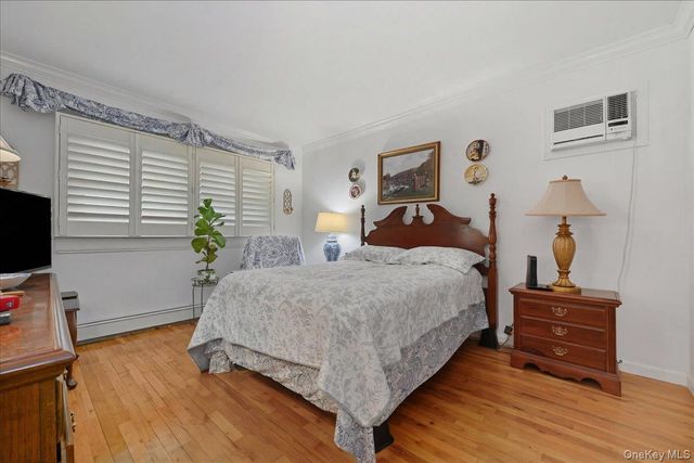 3937 Kingsberry Road, Seaford, NY 11783