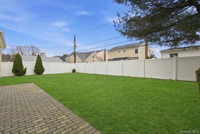 3937 Kingsberry Road, Seaford, NY 11783