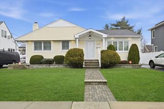 3937 Kingsberry Road, Seaford, NY 11783