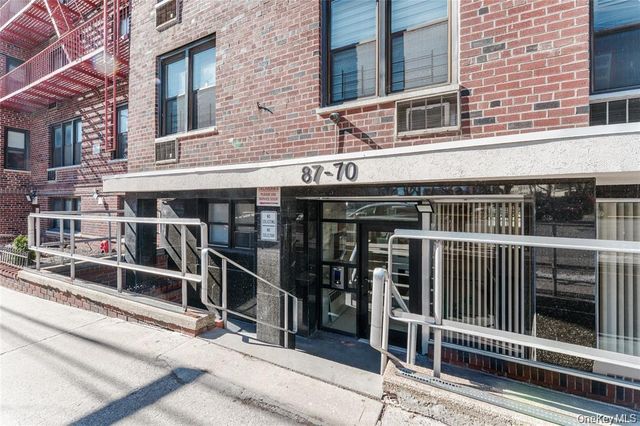 87-70 173rd St 7h, Jamaica, NY 11432