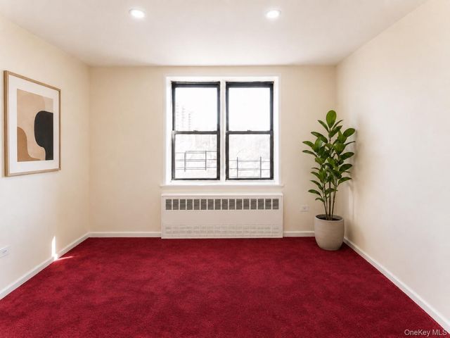 87-70 173rd St 7h, Jamaica, NY 11432