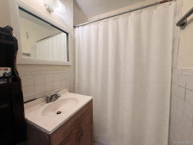 87-70 173rd St 7h, Jamaica, NY 11432