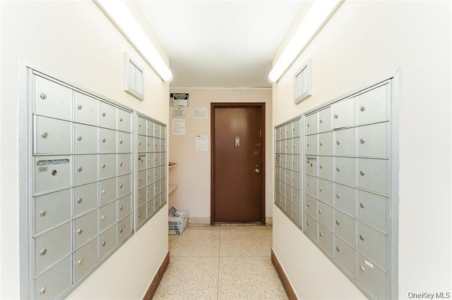 87-70 173rd St 7h, Jamaica, NY 11432