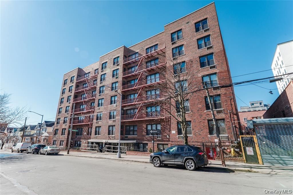 87-70 173rd St 7h, Jamaica, NY 11432